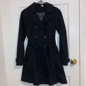 Cute double breastfed trench coat